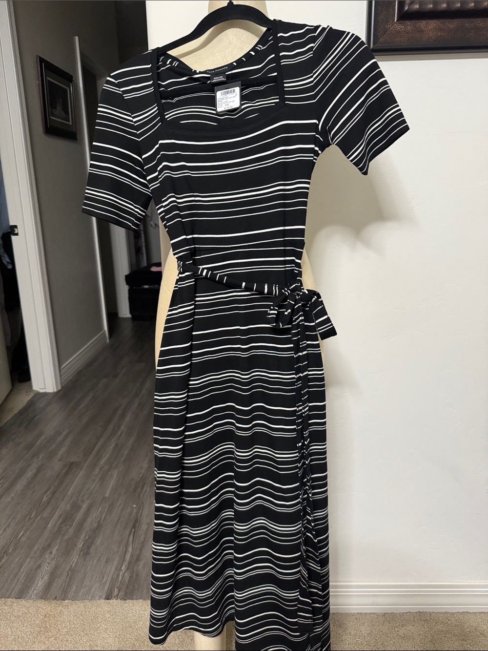 NWT Club Monaco Black and White Striped Midi Tie-Waist Dress Size XXS